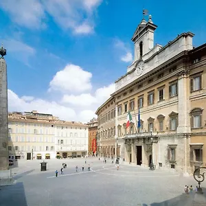 Amazing Trevi Fountain Apartment